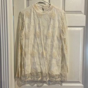 Chico’s BNWT Off-White lace long sleeve blouse size 2